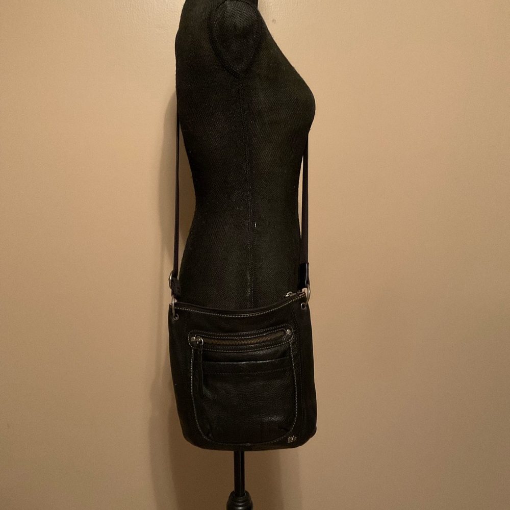 THE SAK black leather crossbody bag/purse